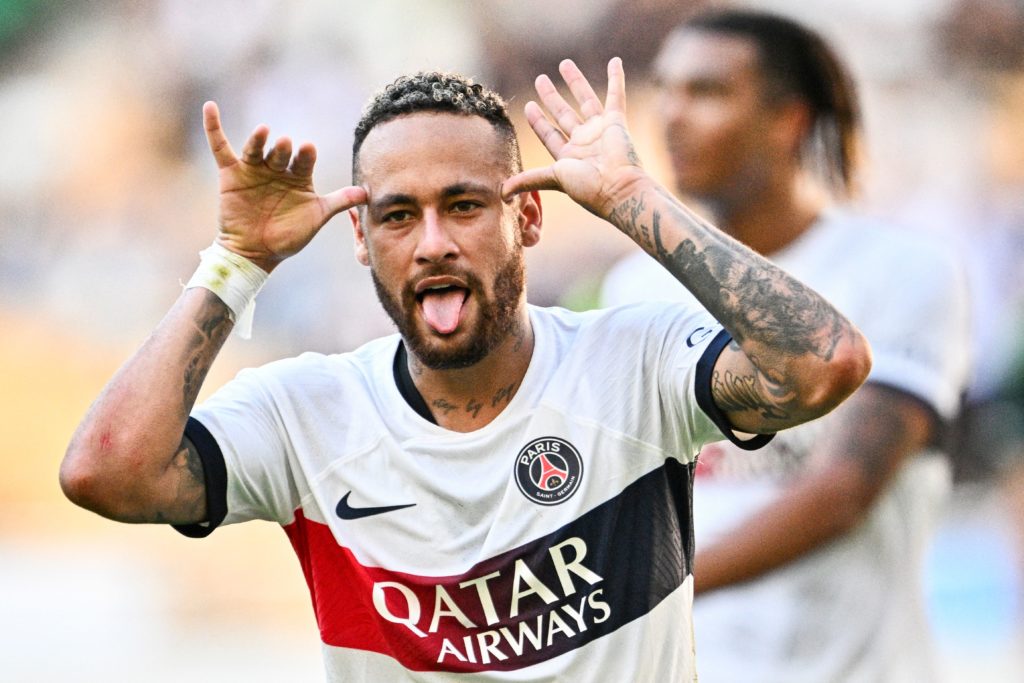 TOPSHOT-FBL-KOR-PSG-JEONBUK-FRIENDLY